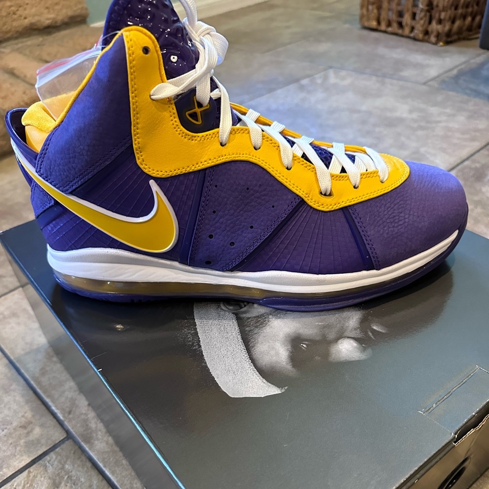Lebron VIII QS